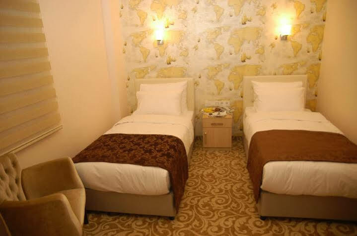 Hotel Bulvar Истанбул Екстериор снимка