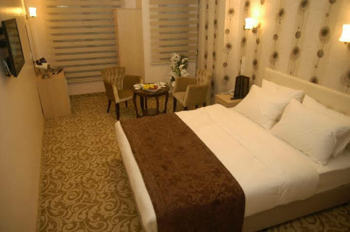 Hotel Bulvar Истанбул Екстериор снимка