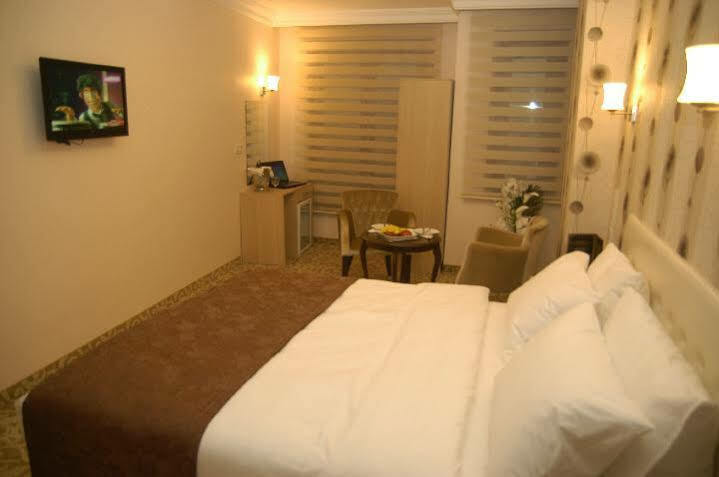 Hotel Bulvar Истанбул Екстериор снимка