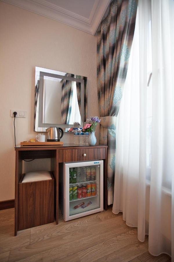 Hotel Bulvar Истанбул Екстериор снимка